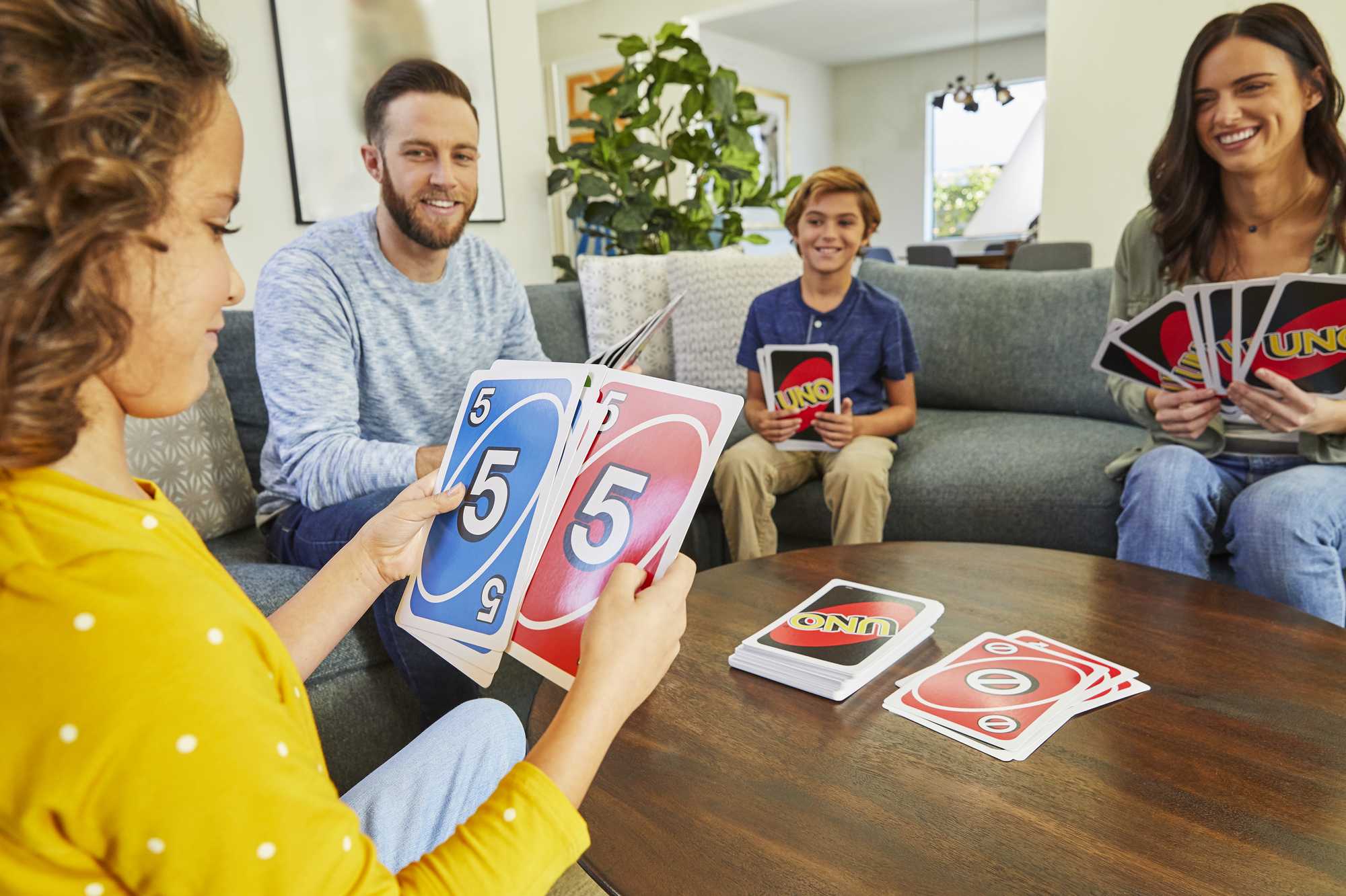 Jeu de Cartes Familial Uno Avec 108Cartes Géantes - Image 2